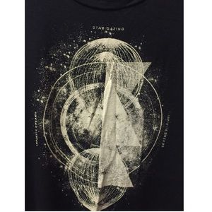 Kendall and Kylie Tee